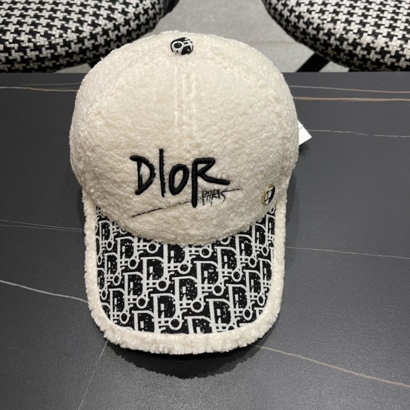 CHRISTIAN DIOR